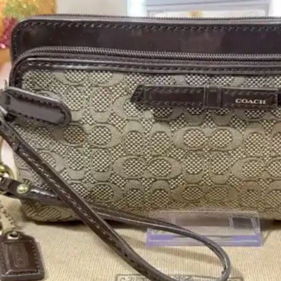 Coach Double Zip Wristlet Bag in Oxford - Picture 1 of 7